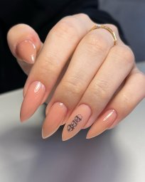 Наращивание ногтей гелем - 2 200 руб.