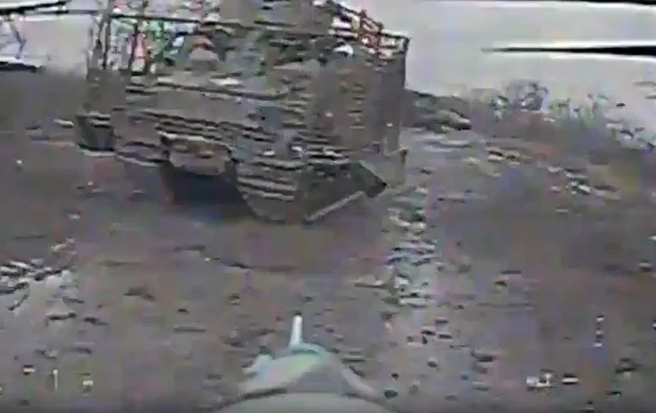 Ударные дроны прикрывают наступление российских штурмовиков по всему фронту