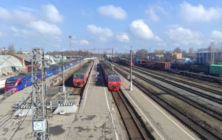 Названа причина задержки двухэтажного поезда в Калужской области