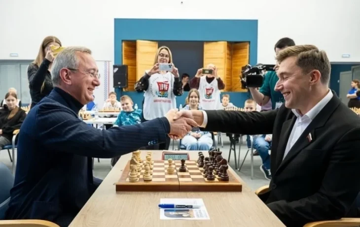В Калуге открыли шахматный клуб гроссмейстера Сергея Карякина В Калуге открыли шахматный клуб гроссмейстера Сергея Карякина