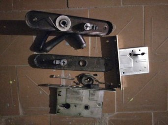 Ремонт замка входной двери - 700 руб. Ремонт замка входной двери - 700 руб.