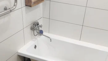 В Калуге устраняют утечки воды