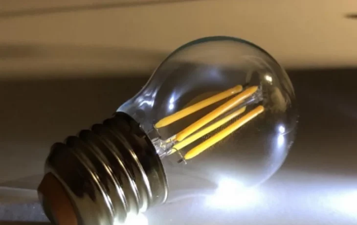 Неосторожные дорожники обесточили дачный поселок в Калужской области