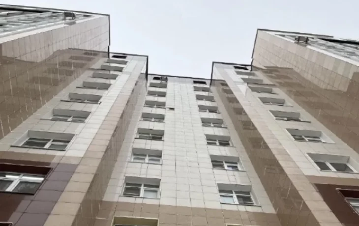 Следком начал проверку по факту падения мужчины с 13 этажа в Калуге Следком начал проверку по факту падения мужчины с 13 этажа в Калуге