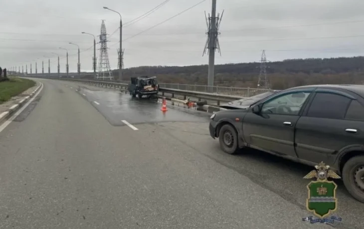 В Калуге при столкновении «ВАЗа» и иномарки пострадал подросток В Калуге при столкновении «ВАЗа» и иномарки пострадал подросток