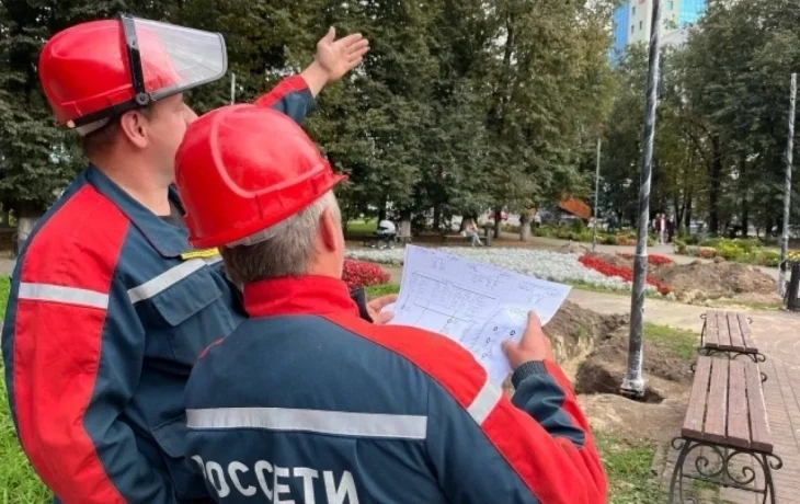 В калужском сквере Мира модернизировали уличное освещение В калужском сквере Мира модернизировали уличное освещение