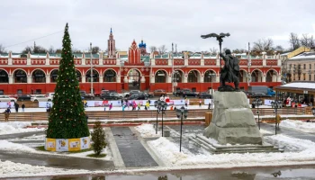 Каток на Старом Торге в Калуге привлек более 2000 посетителей за выходные