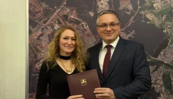 Глава Калуги вручил благодарственное письмо редакции &laquo;Калужских новостей&raquo;