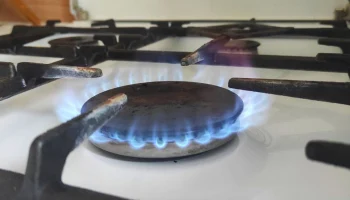 Денисов контролирует ситуацию с отключением газа в многоквартирных домах Калуги