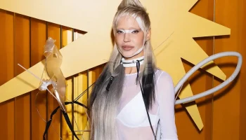 Глюкоза объяснила смысл своего необычного костюма и рассказала о своем расцвете: «Всегда нужно думат