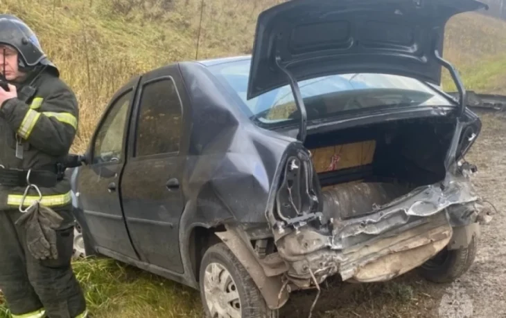 Сотрудники МЧС выезжали на место ДТП в Калуге Сотрудники МЧС выезжали на место ДТП в Калуге