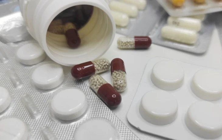 Врач объяснил калужанам, когда стоит пить магний и витамины, и почему БАДы не лечат