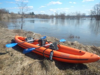 Прокат трехместной байдарки Прокат трехместной байдарки