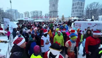 В Обнинске прошел массовый новогодний забег в костюмах