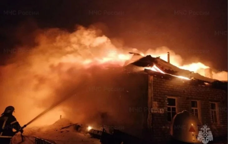 Пожар уничтожил пятиквартирный дом в Калужской области