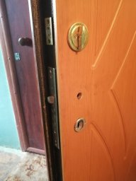 Замена замка входной двери - 700 руб. Замена замка входной двери - 700 руб.