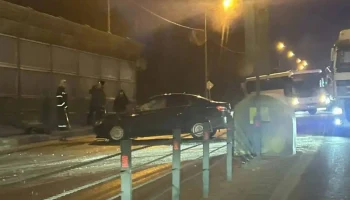 Частично перекрыта полоса движения на подъезде к Калуге из-за ДТП в Мстихино