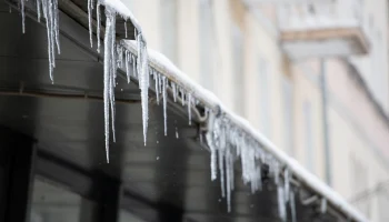 Калужским УК вынесли 42 предостережения за плохую уборку территорий от снега