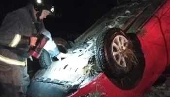 Иномарка вылетела в кювет и перевернулась на калужской трассе