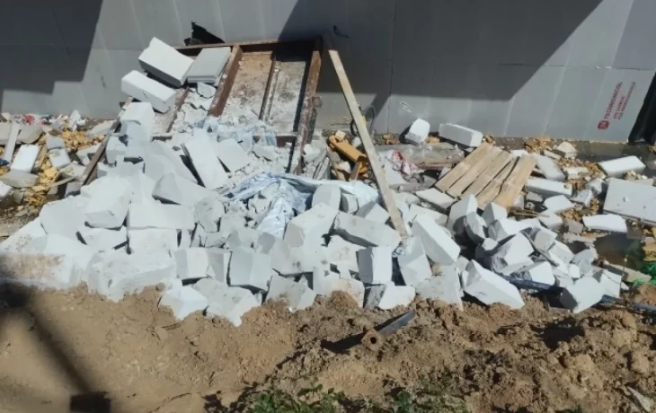 Двое рабочих пострадали при падении на стройке в Калуге Двое рабочих пострадали при падении на стройке в Калуге