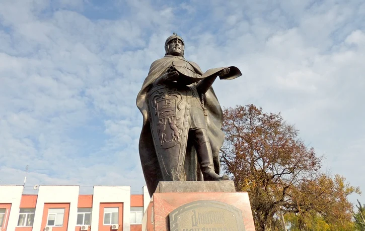 Памятник воеводе Дмитрию Кондырёву Памятник воеводе Дмитрию Кондырёву