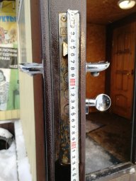 Установка замков в металлические двери - 700 руб.