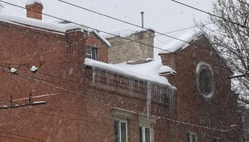 УК Калуги пригрозили уголовными делами в случае травмирования людей из-за падения сосулек