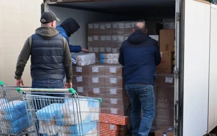 Калужане привезли в Белгородскую область крупную партию гуманитарных грузов Калужане привезли в Белгородскую область крупную партию гуманитарных грузов