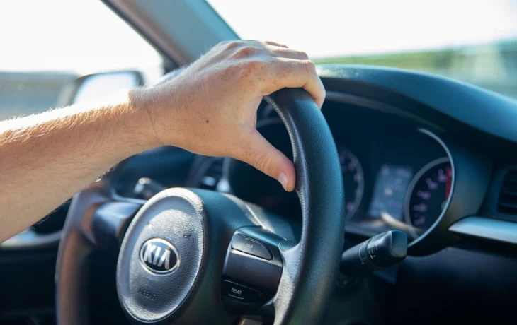 Девять нарушений выявлено у таксистов Калужской области