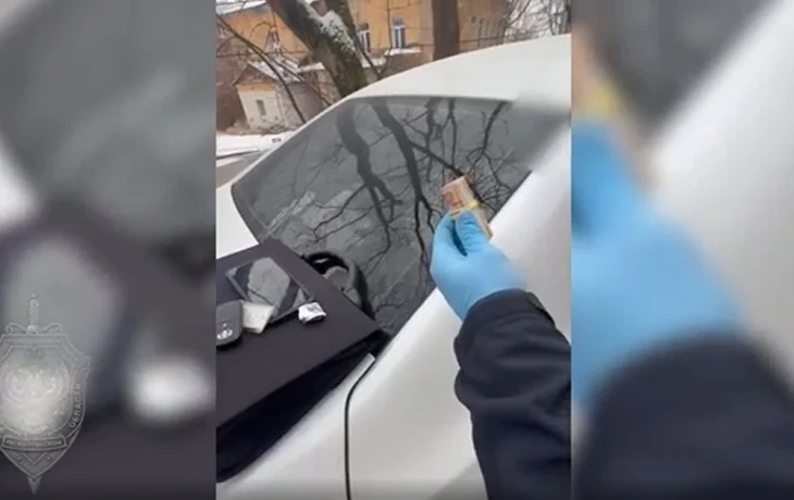 Появились кадры задержания эксперта &laquo;Калугадорзаказчика&raquo; по делу о взятке более 1 млн рублей