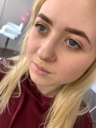 Окрашивание бровей краской - 700 руб.