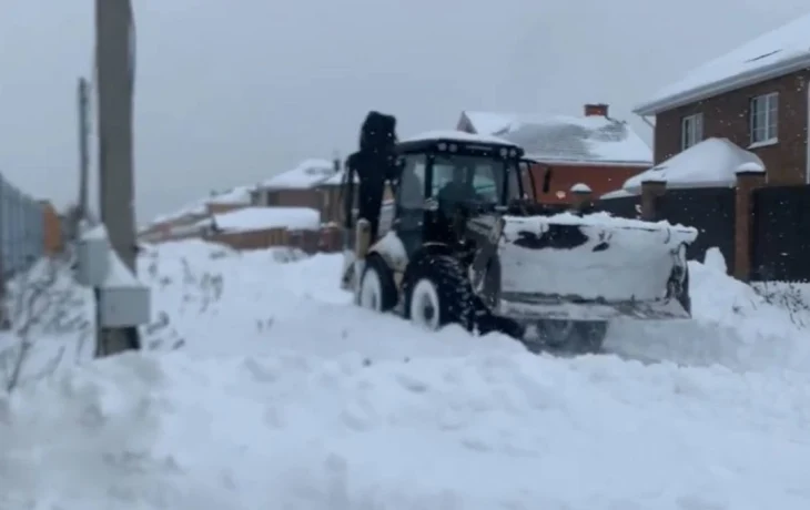 Трактористы и дворники в Калуге стали настоящими героями дня
