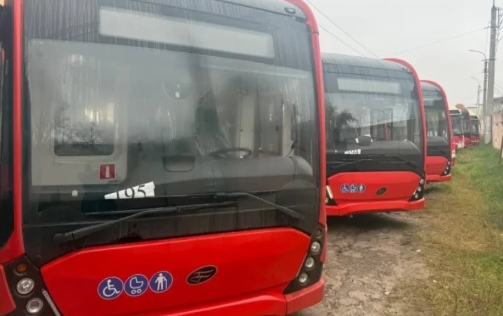 В Калуге к Новому году украсят троллейбусы В Калуге к Новому году украсят троллейбусы